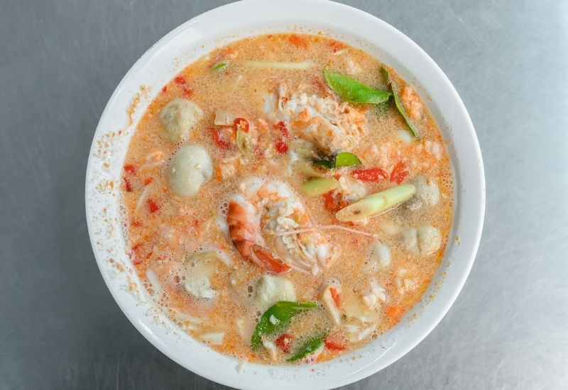 yam pla goong